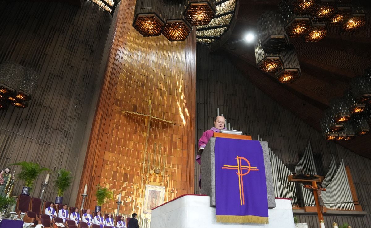 La comunidad Anáhuac realiza su peregrinación anual a la Basílica de Guadalupe