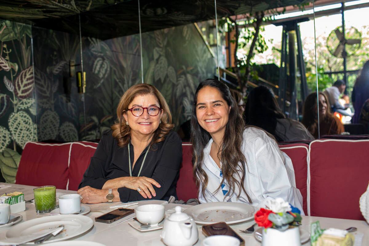 Claudia de Buen y Paola Flores. (Foto: Esteban Torreblanca)