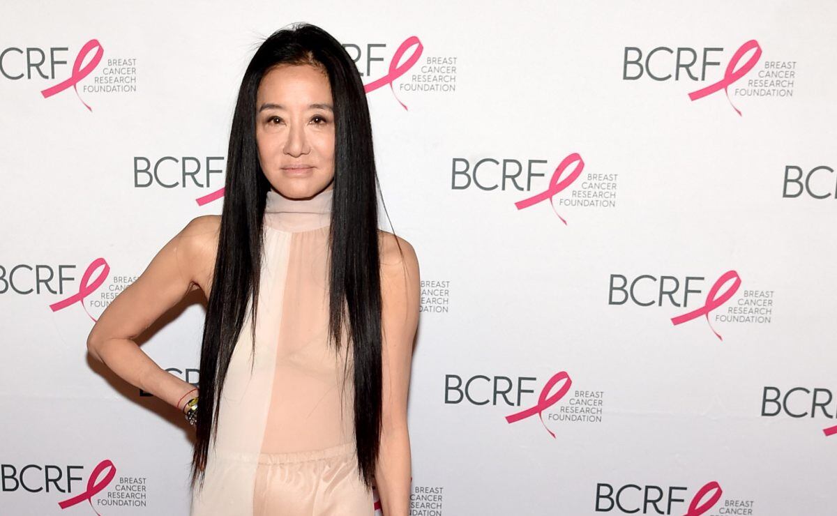 Vera Wang, de 71 años, recibe la vacuna contra el Covid-19