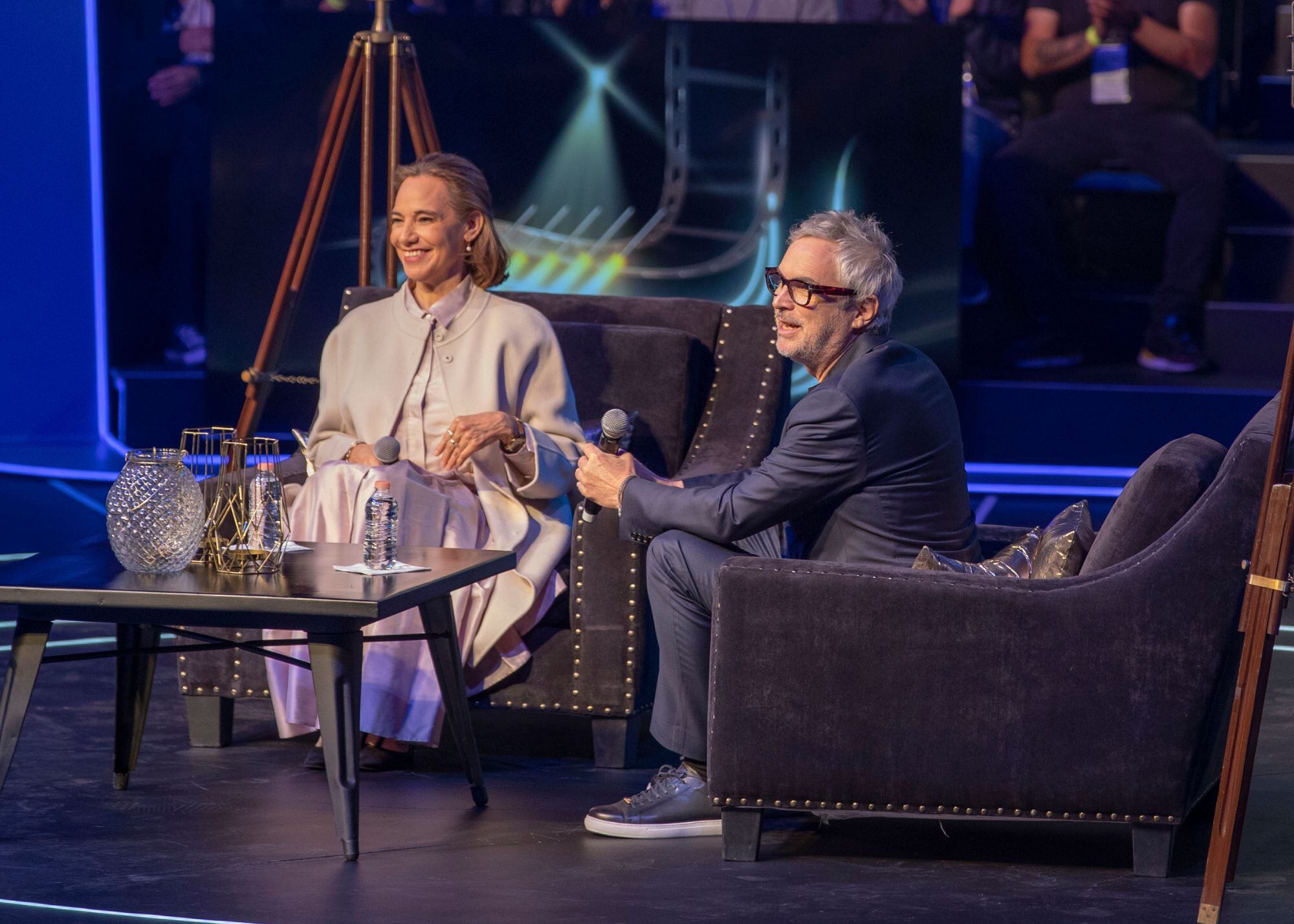 Daniela Michel y Alfonso Cuarón. (Foto: Héptor Arjona para VIP)