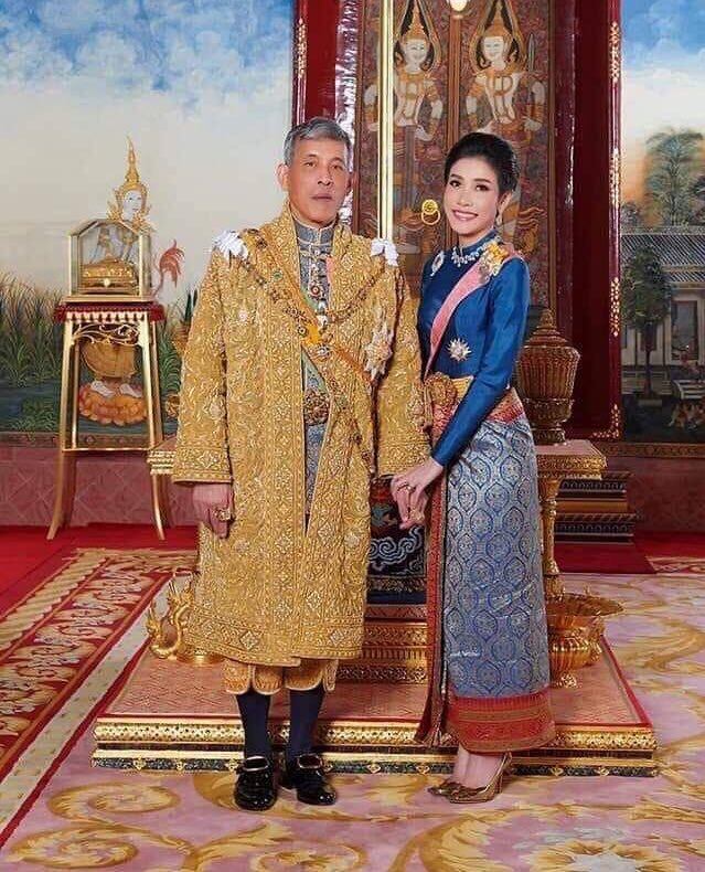 Filtran imágenes íntimas de la concubina del rey de Tailandia