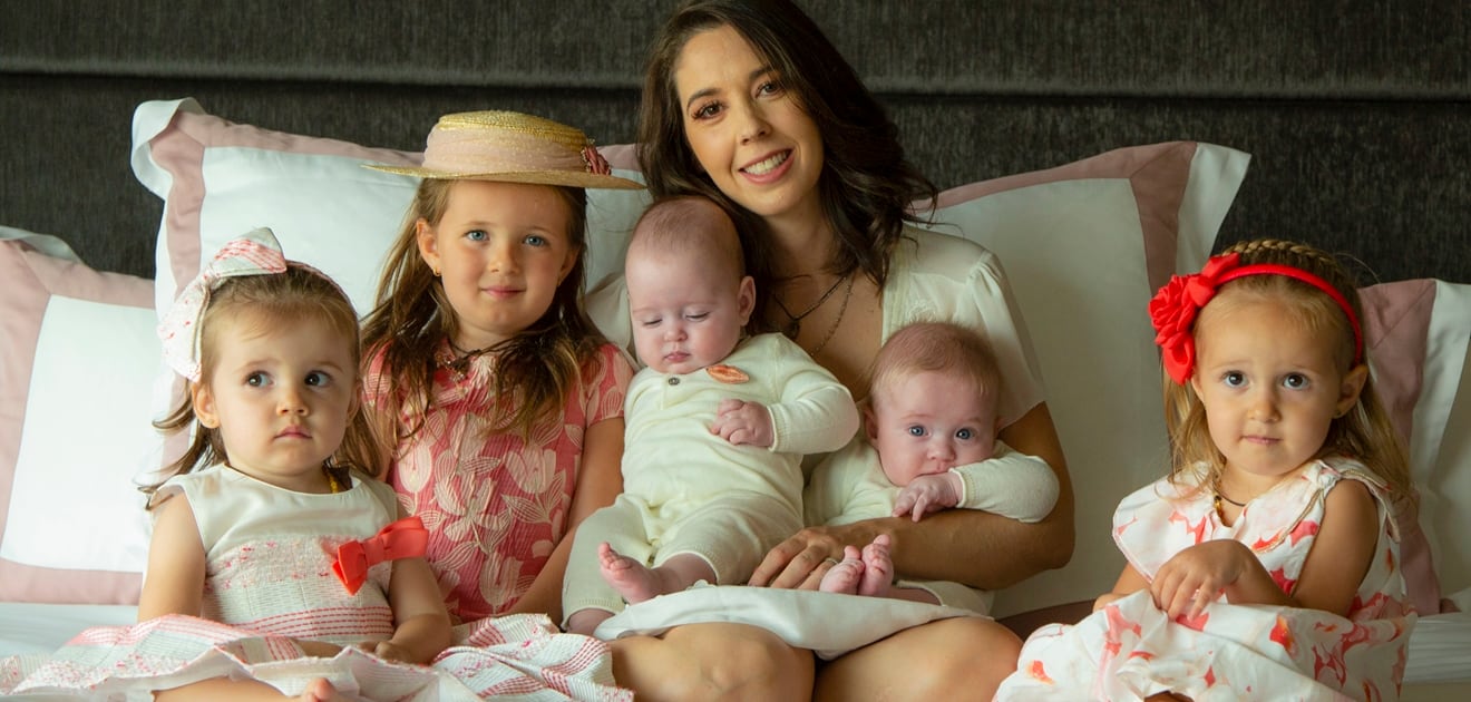 Así es la gran familia de Giovanna Acha y su vida con 5 hijos