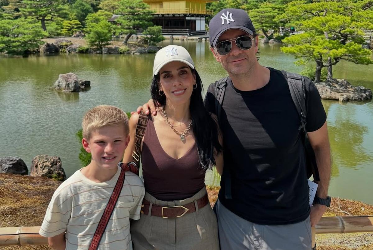 Leonardo de Lozane junto a Sandra Echeverría y su hijo Andrés / Foto: Instagram @sandraecheverriaoficial