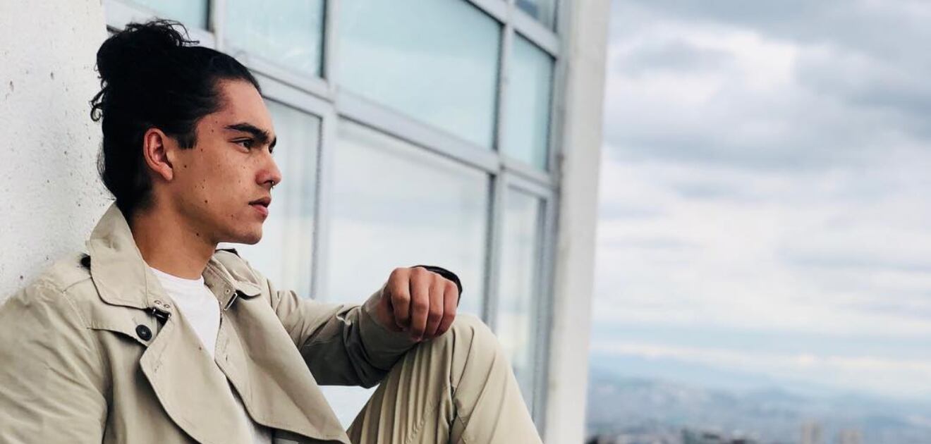 Sergio Mayer Mori da un gran ejemplo y adopta dos tiernas mascotas 