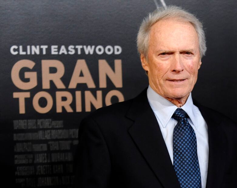 Clint Eastwood cumple 90 años, con 5 matrimonios y 7 hijos