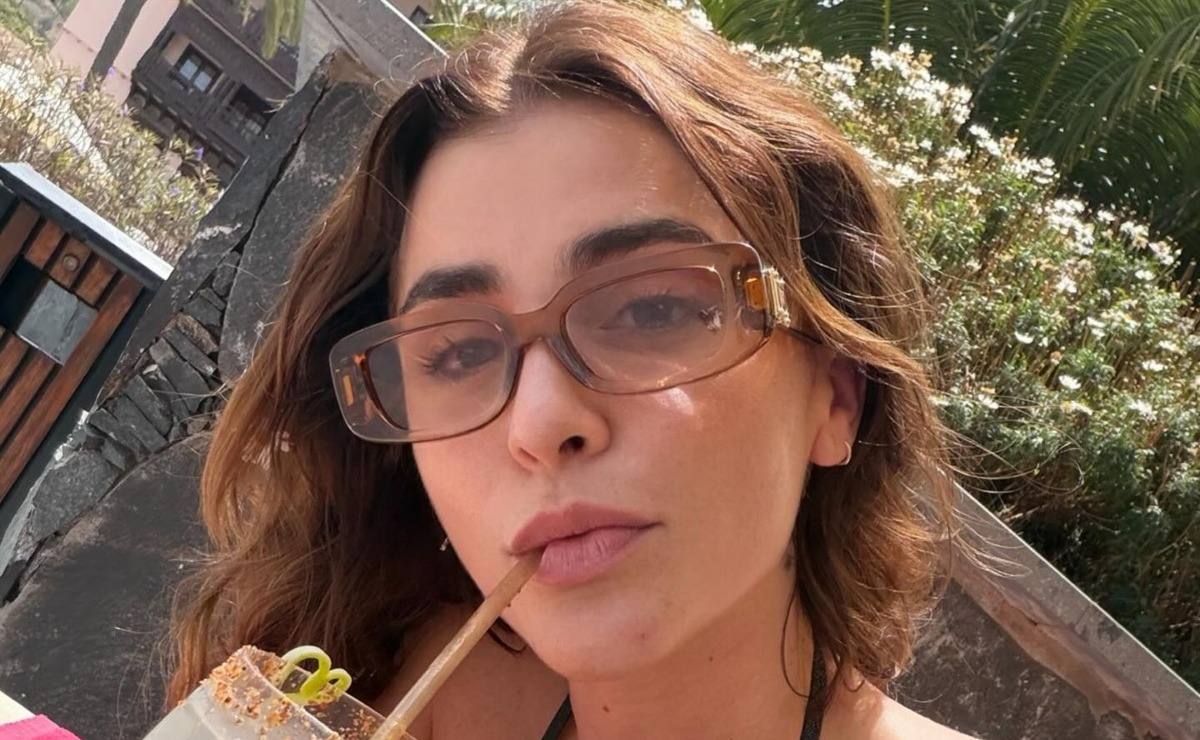 Cassandra Sánchez-Navarro deslumbra con radiante posado en bañador