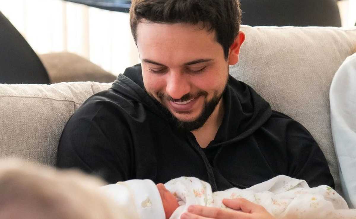 Así luce la bebé del príncipe Hussein de Jordania a casi seis meses de nacida