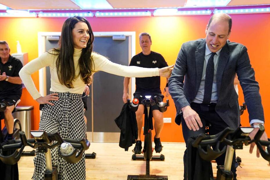 Mira a la poderosa Kate Middleton hacer spinning, derrota a su esposo, el príncipe William