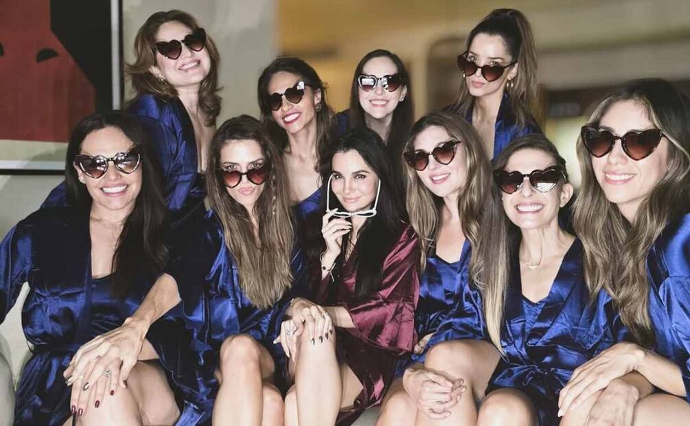 Martha Higareda celebra su despedida de soltera junto a sus amigas / Foto: Instagram