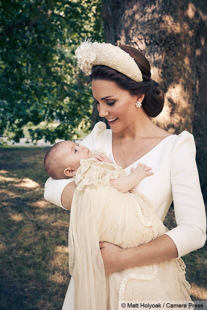 Las fotos oficiales del bautizo del príncipe Louis, ¡mira su tierna sonrisa!