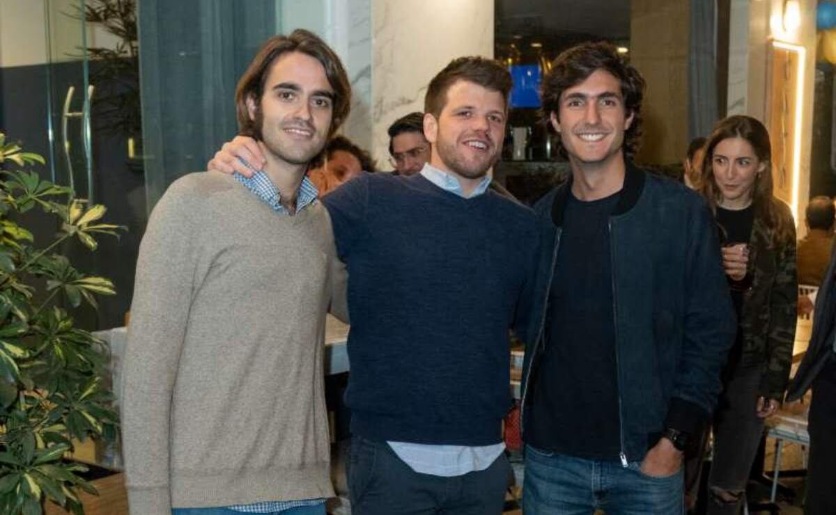 Inauguran Catorze con divertido coctel