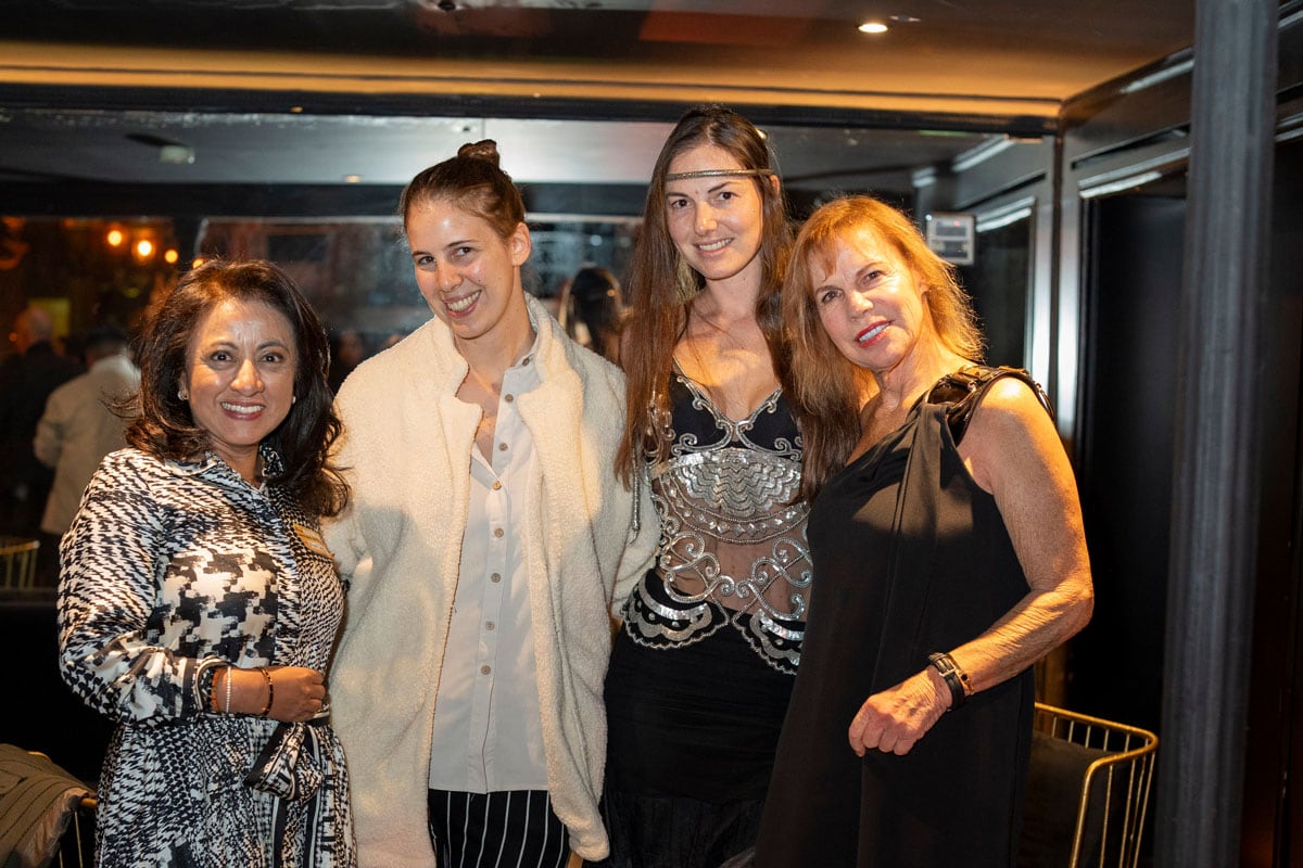 Anel García con Alexis, Melanie y Debbie Beard. (Foto: Héctor Arjona)