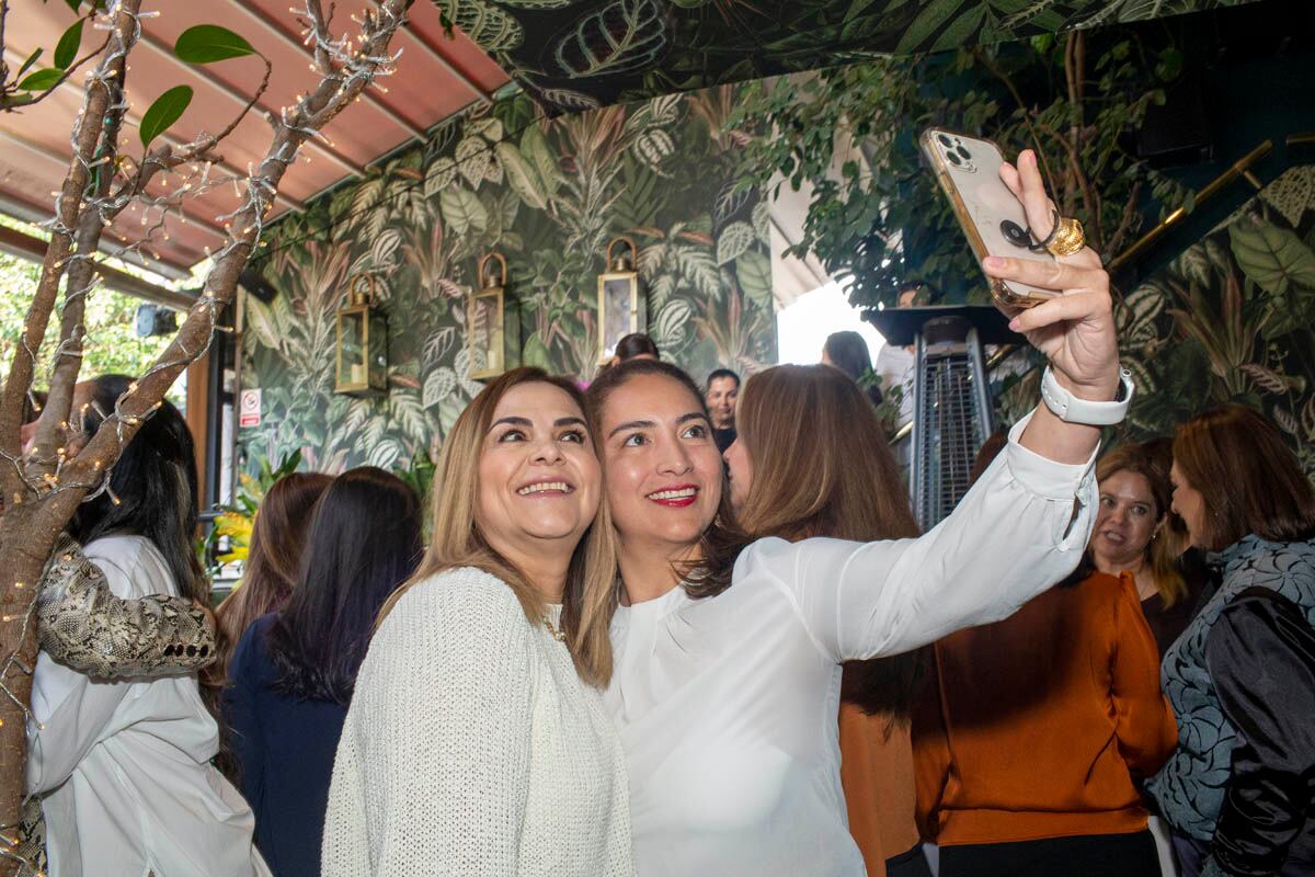 Verónica Vergara y Gloria Rosado. (Foto: Esteban Torreblanca)