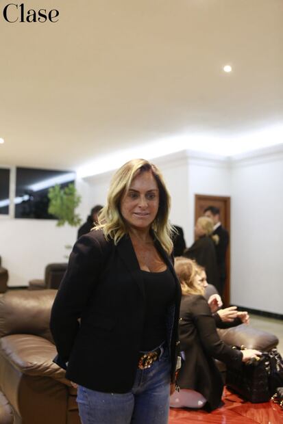 Carla Estrada desconsolada despide a su mamá Maty Huitrón