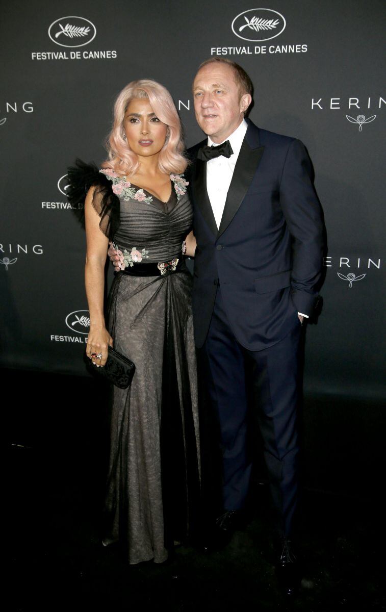 Salma Hayek sorprende con cambio de look en el Festival de Cannes 2017