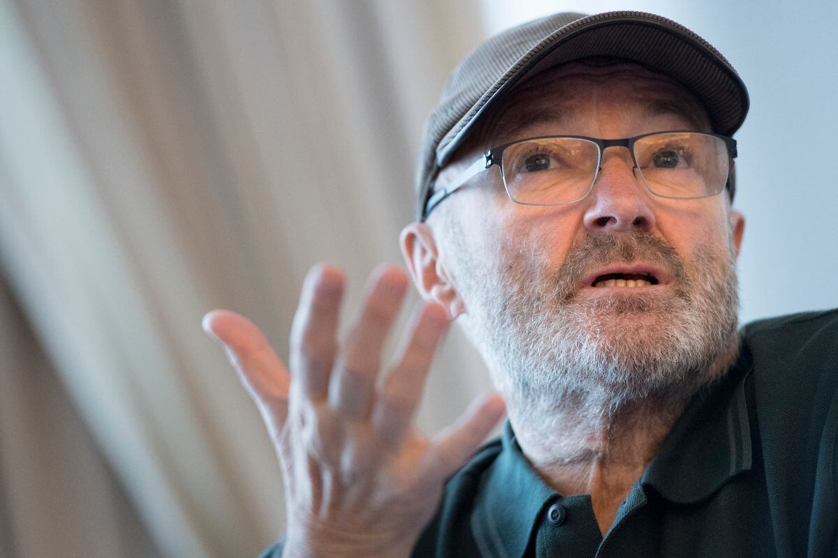Ex de Phil Collins lo acusa de no bañarse durante meses y de impotencia sexual