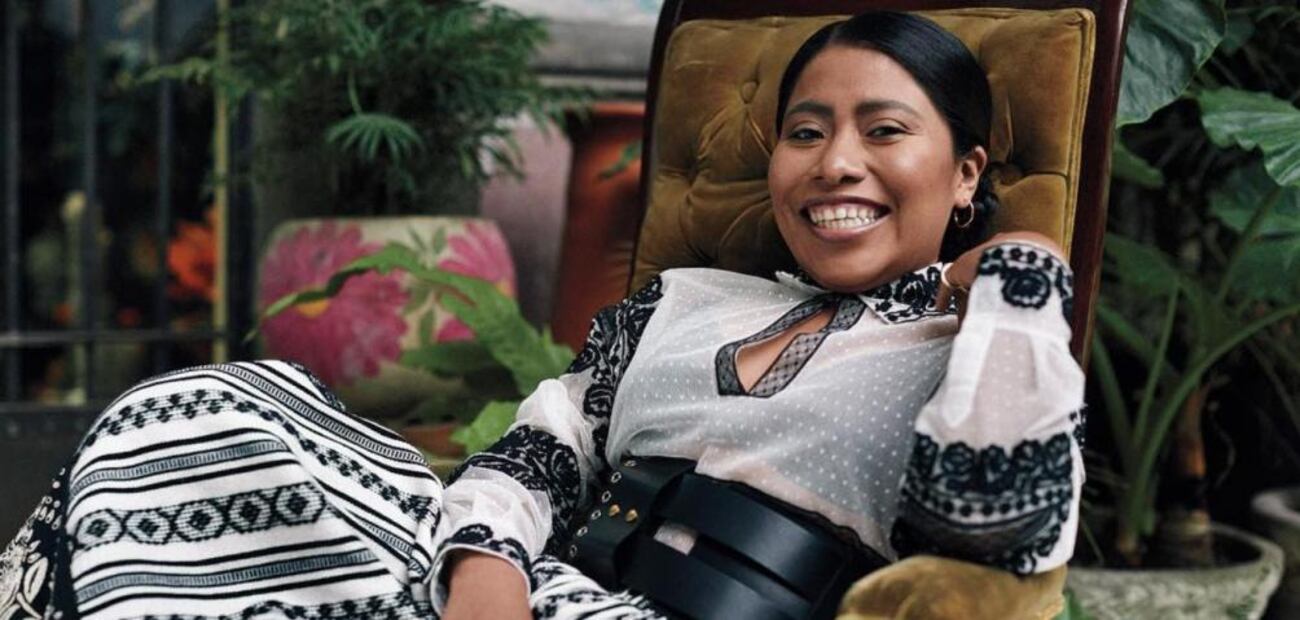 La actriz Yalitza Aparicio se estrena como escritora en la revista Vogue