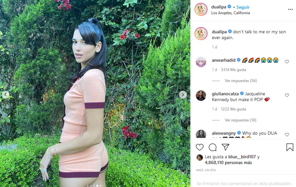 Dua Lipa conquista a millones con un short en color durazno