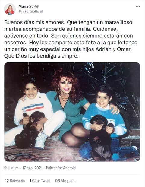 María Sorté presume portada en la que sale Omar García Harfuch de niño