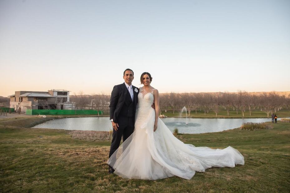 Aída y Jorge se casan en el “Pueblo Mágico” de Parras de la Fuente, Coahuila.