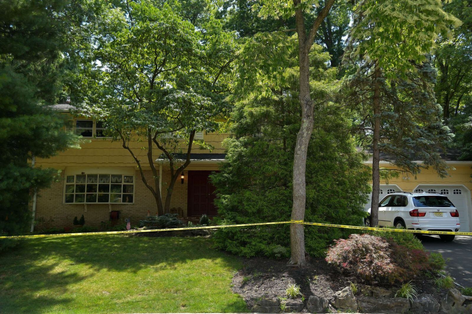 Asesinan al hijo de la jueza a cargo de las cuentas bancarias de Jeffrey Epstein 