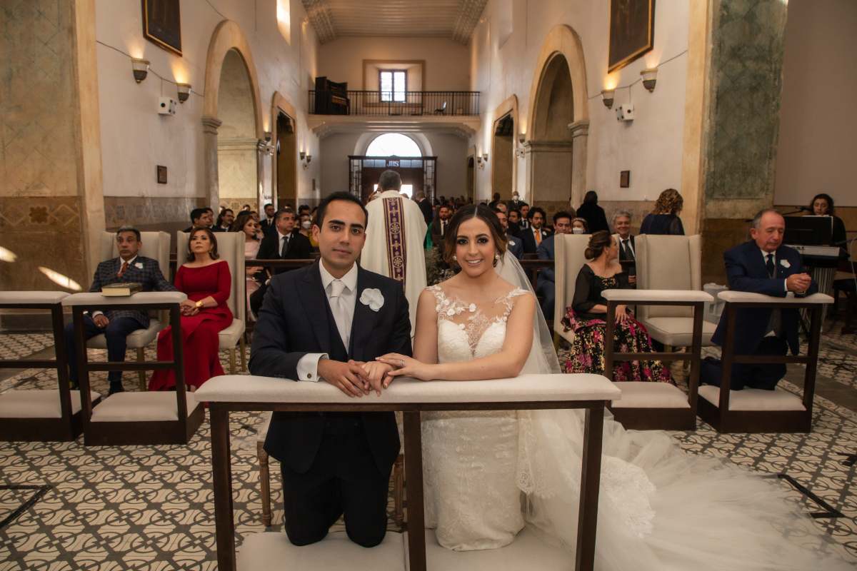 Aída y Jorge se casan en el “Pueblo Mágico” de Parras de la Fuente, Coahuila.