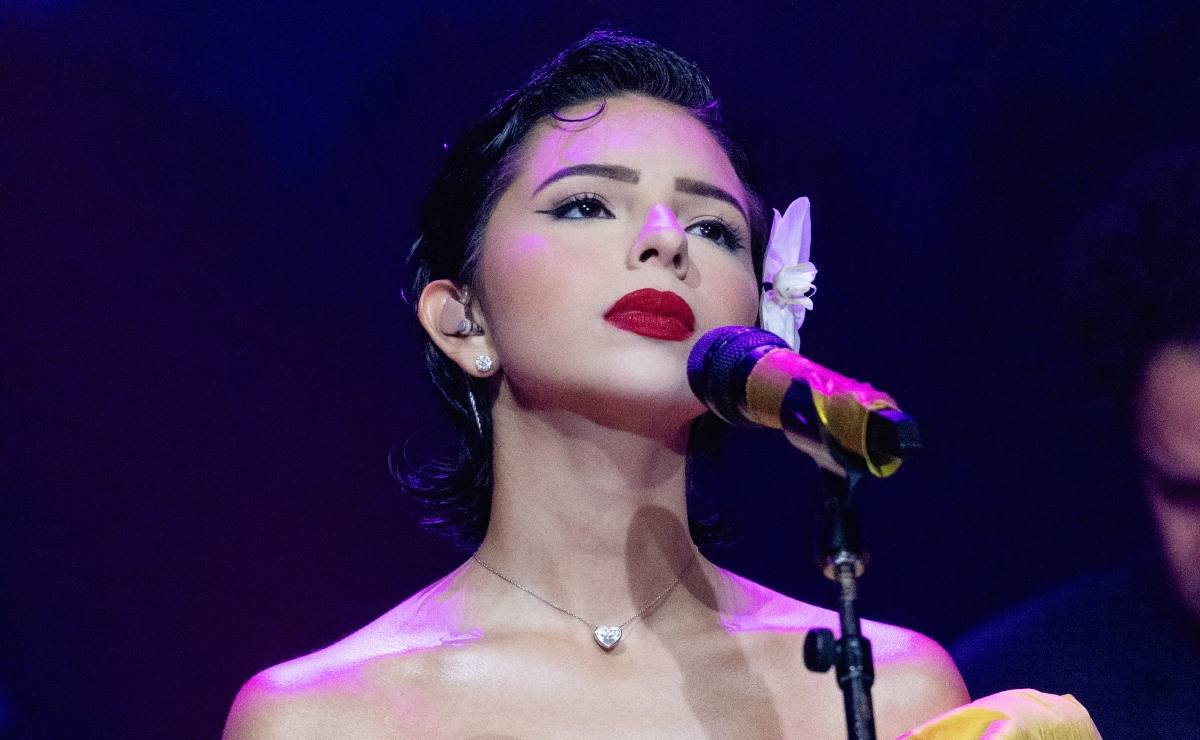 Así reaccionó Ángela Aguilar al escuchar a su público gritar: "No estás sola"