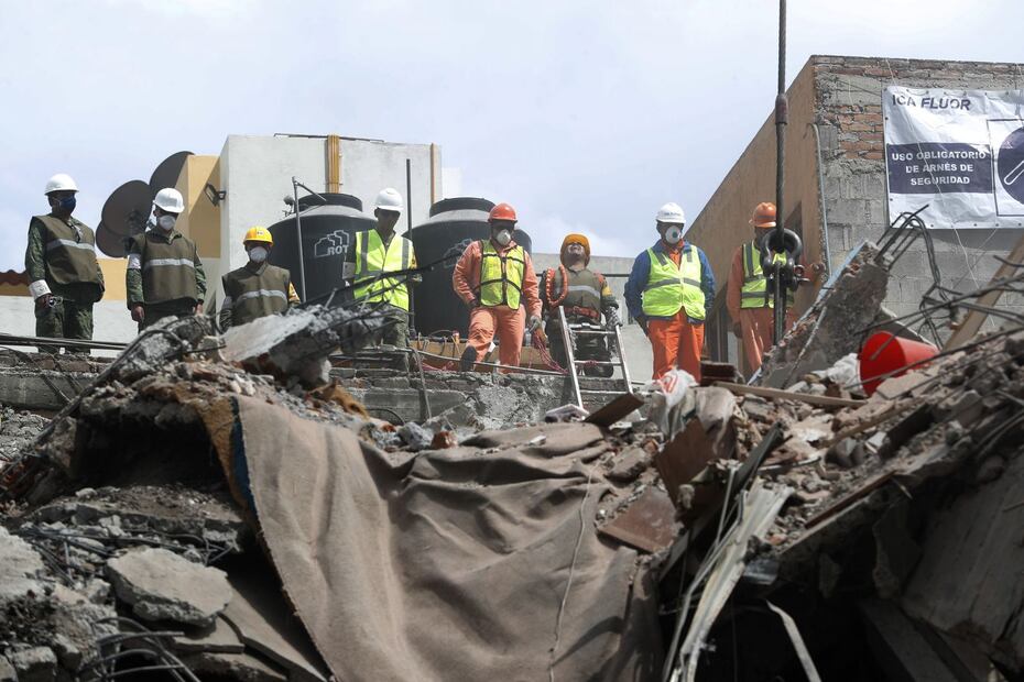 Estos famosos han ayudado a recoger escombros tras sismo