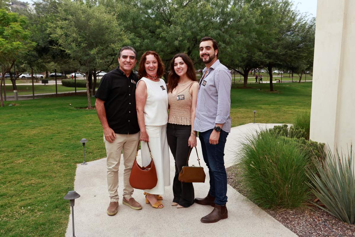 Sergio Hernández, Alicia García de Hernández, Elisa Hernández y Tomás Treviño. (Foto: Guillermo Treviño)