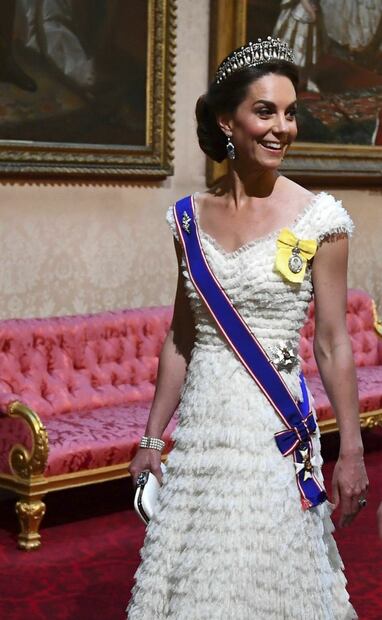 Kate Middleton luce corona que usó la princesa Diana, en la cena con Donald Trump