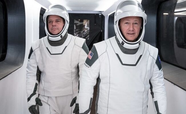 Conoce al diseñador mexicano detrás de los trajes de astronauta de SpaceX