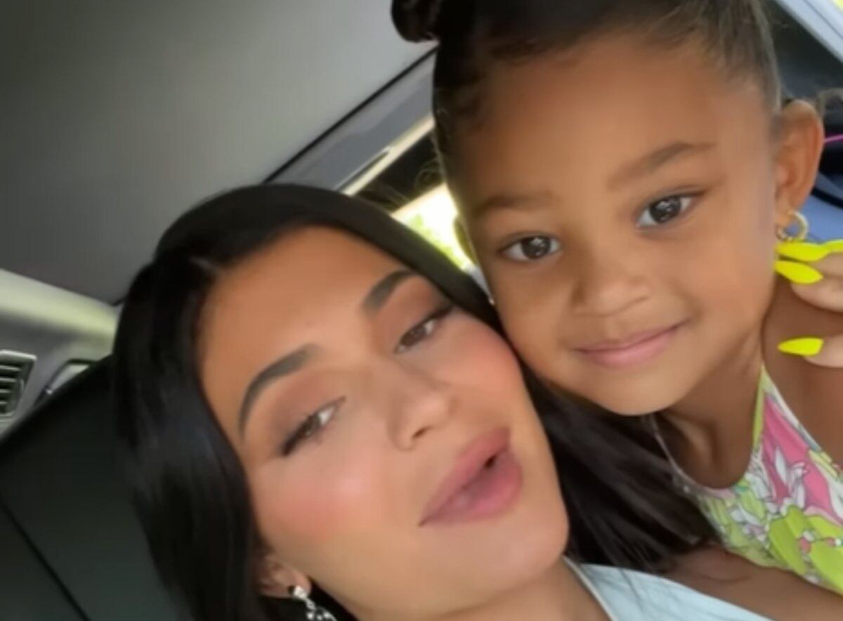 Kylie Jenner comparte el primer TikTok de Stormi ¡y es super tierno!