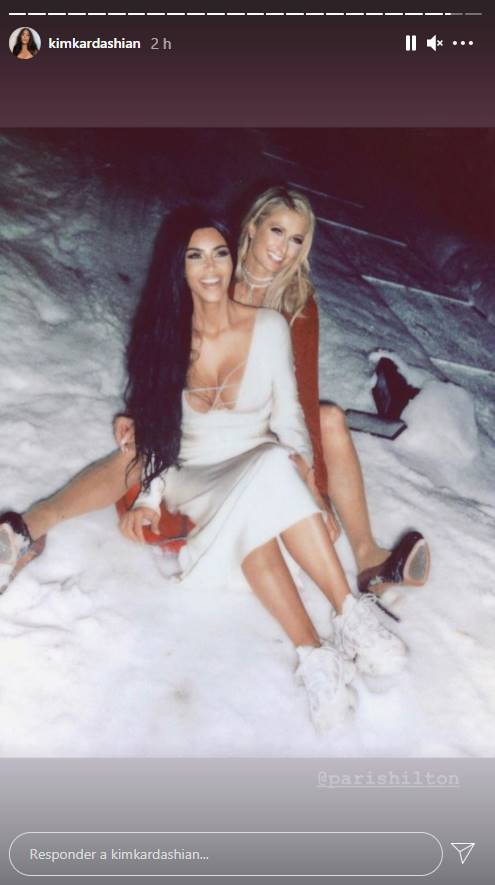 Kim Kardashian felicita a Paris Hilton con fotos de nostalgia