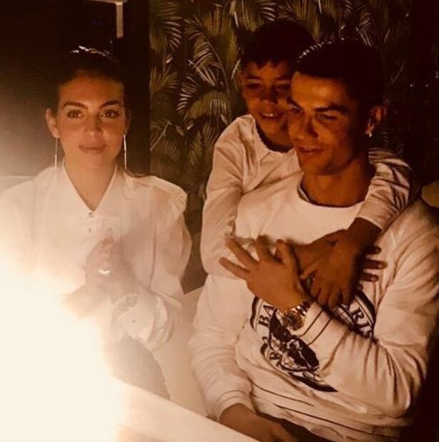 Video: Así celebró Cristiano Ronaldo su cumpleaños número 34