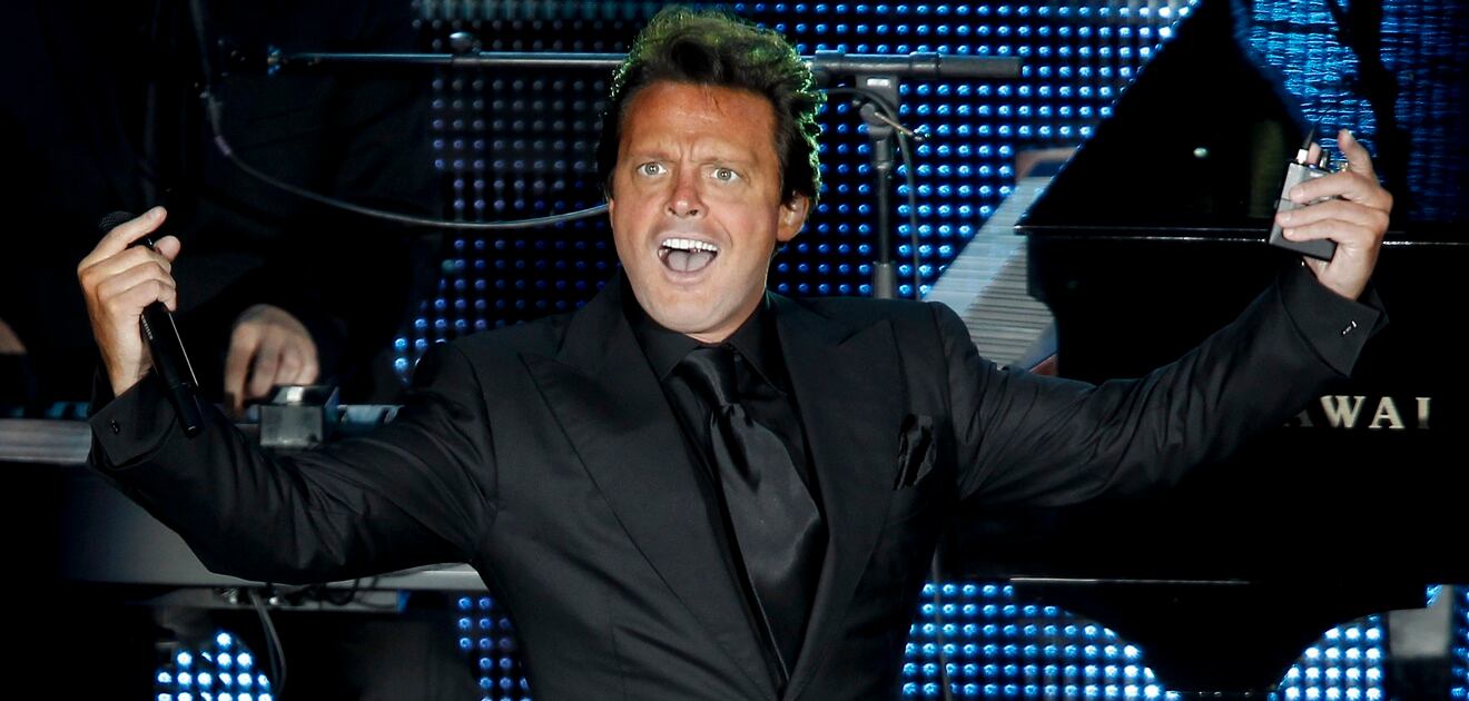 <p>El representante legal de Alejandro Fernández confirmó la demanda contra Luis Miguel por una gira que no se pudo concretar. <strong>(Fotos: Archivo El Universal)</strong></p>

