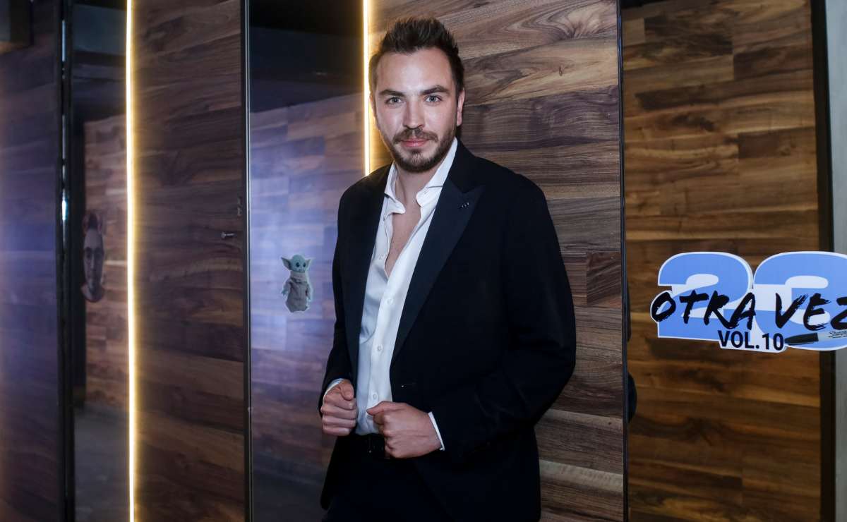 Arturo Sosa, entre música y amigos, celebra su cumpleaños 33