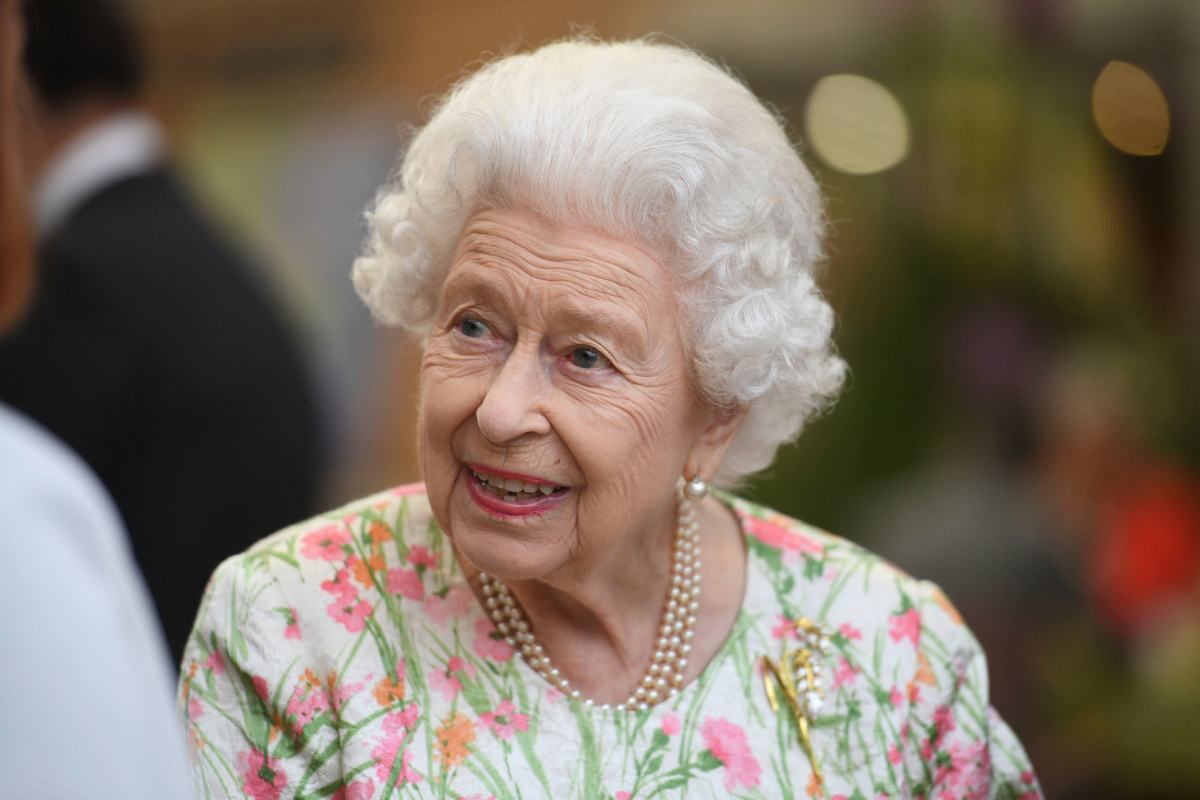 La reina Isabel II condecorará a médicos y científicos que lucharon contra el Covid-19