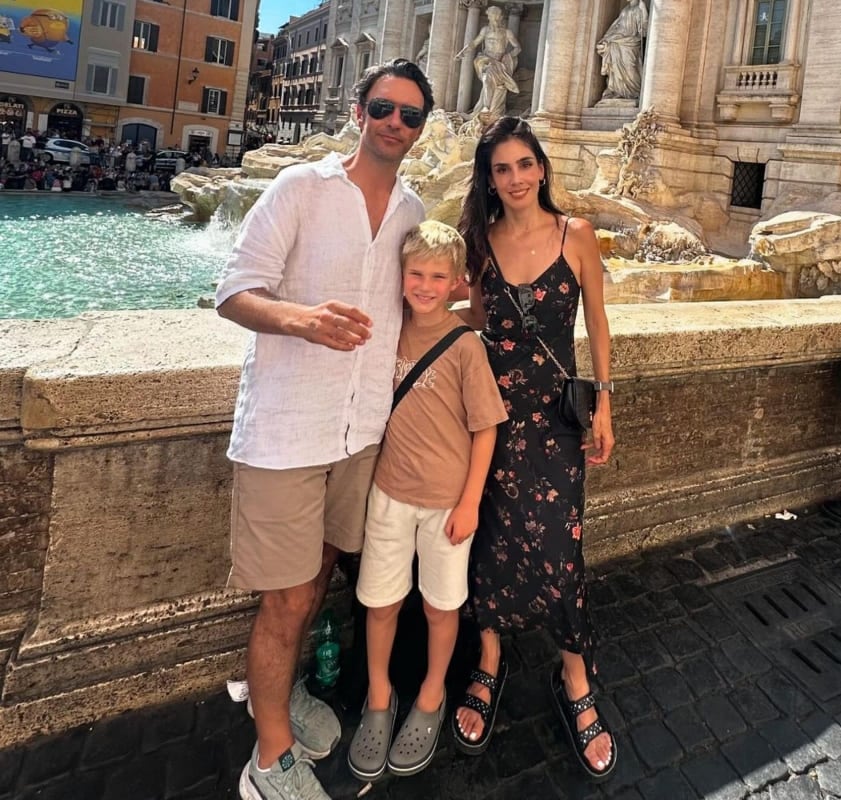 Leonardo de Lozanne y Sandra Echeverría disfrutaron del verano en Europa con su hijo Andrés / Foto: Instagram