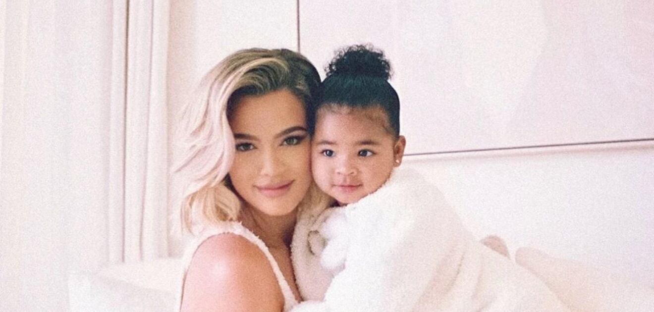 Video: Khloé Kardashian y True derriten la web con tierno baile 