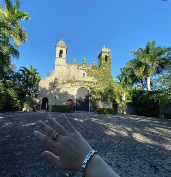 Sara Sosa, hija menor de José José, comparte una fotografía de la boda de su papá y Sara Salazar, su mamá