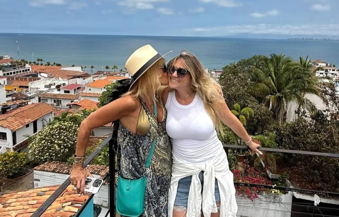 Fotos: Adela Micha y su hija Therese disfrutan entrañable viaje a Puerto Vallarta