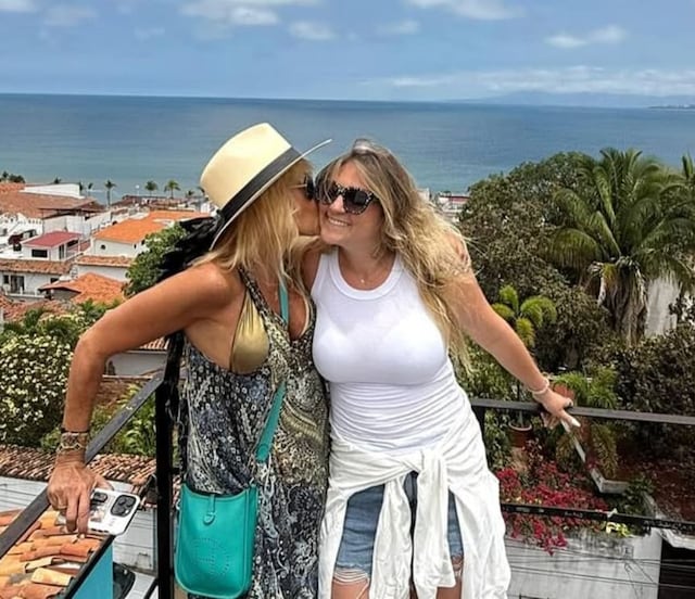 Fotos: Adela Micha y su hija Therese disfrutan entrañable viaje a Puerto Vallarta