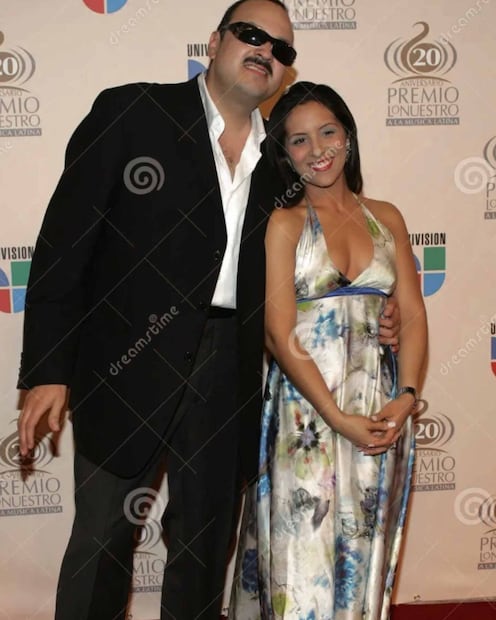 Pepe Aguilar, junto a su esposa Aneliz Álvarez en 2008 / Foto: Instagram