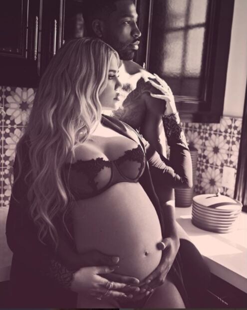 Khloé Kardashian da a luz en medio de escándalo de infidelidad de Tristan Thompson