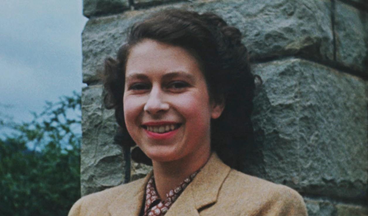 "Coronation chicken", la receta que se creó para la coronación de la reina Isabel II