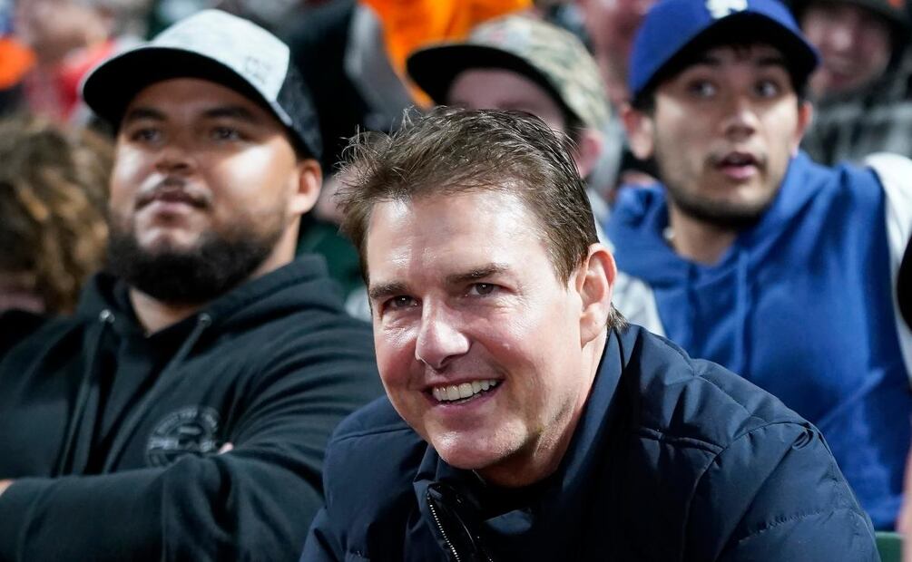 Tom Cruise aparece irreconocible con la cara completamente hinchada