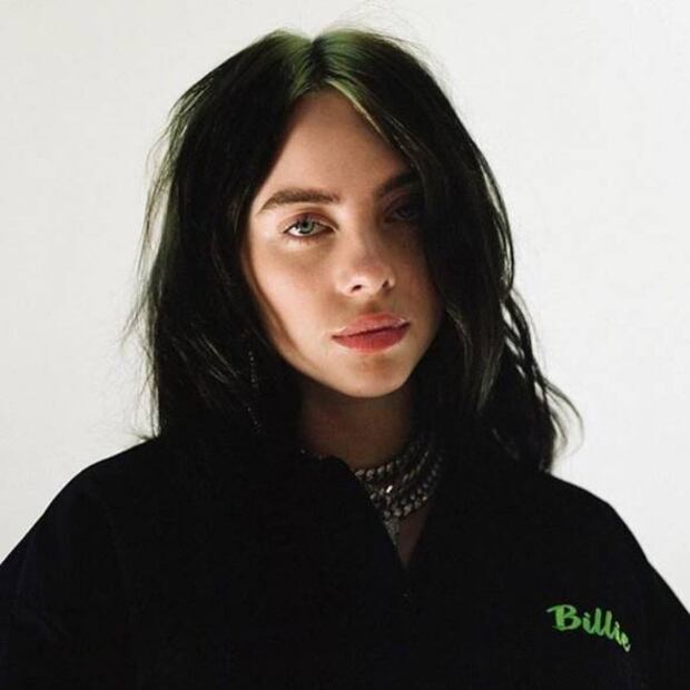 El sorprendente parecido entre Billie Eilish y Claudia, la novia de su hermano Finneas