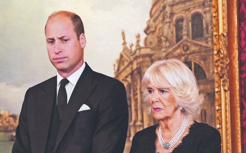 El príncipe William y la reina consorte Camila / Foto: AFP