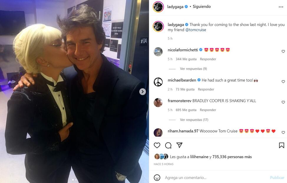 Tom Cruise, irreconocible, besa a Lady Gaga