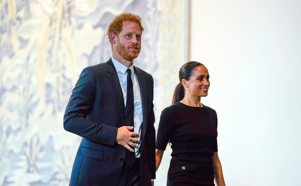 Meghan y Harry empatarán el estreno de su serie con "The Crown"